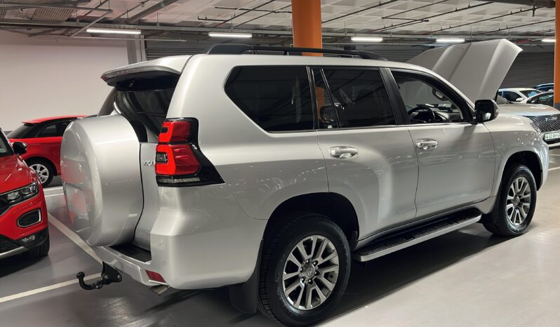 
								TOYOTA PRADO VXL full									